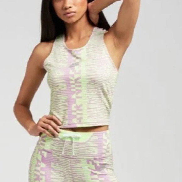 Nike Women’s Athletic Cropped Tank Top Size X-Small NWT - Picture 1 of 11